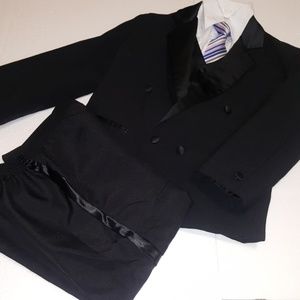 Peanut ButterTuxedo five pieces size 6